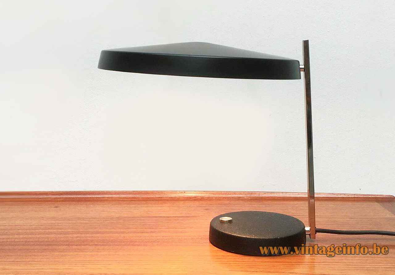 Hillebrand Oslo desk lamp design: Heinz Pfänder round metal base chrome rod mushroom lampshade Germany 1960s