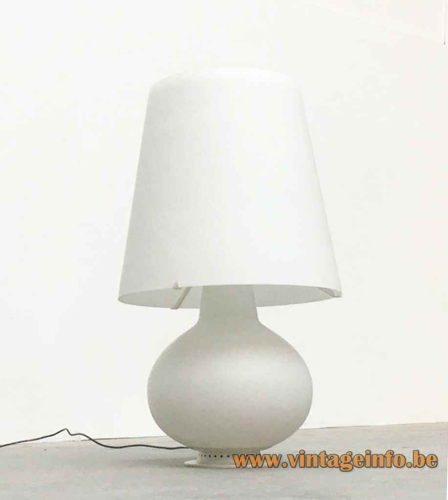 Max Ingrand FontanaArte 1853 table lamp 1954 design round base opal globe conical frosted glass lampshade