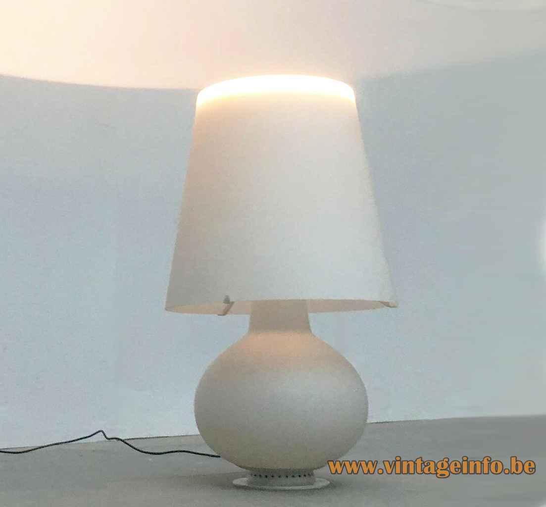 Max Ingrand FontanaArte 1853 table lamp 1954 design round base opal globe conical frosted glass lampshade