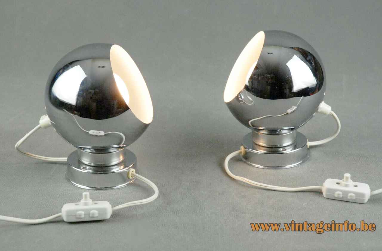 Reggiani magnetic globe lamp round metal base chrome sphere lampshade 1960s 1970s Italy E14 socket