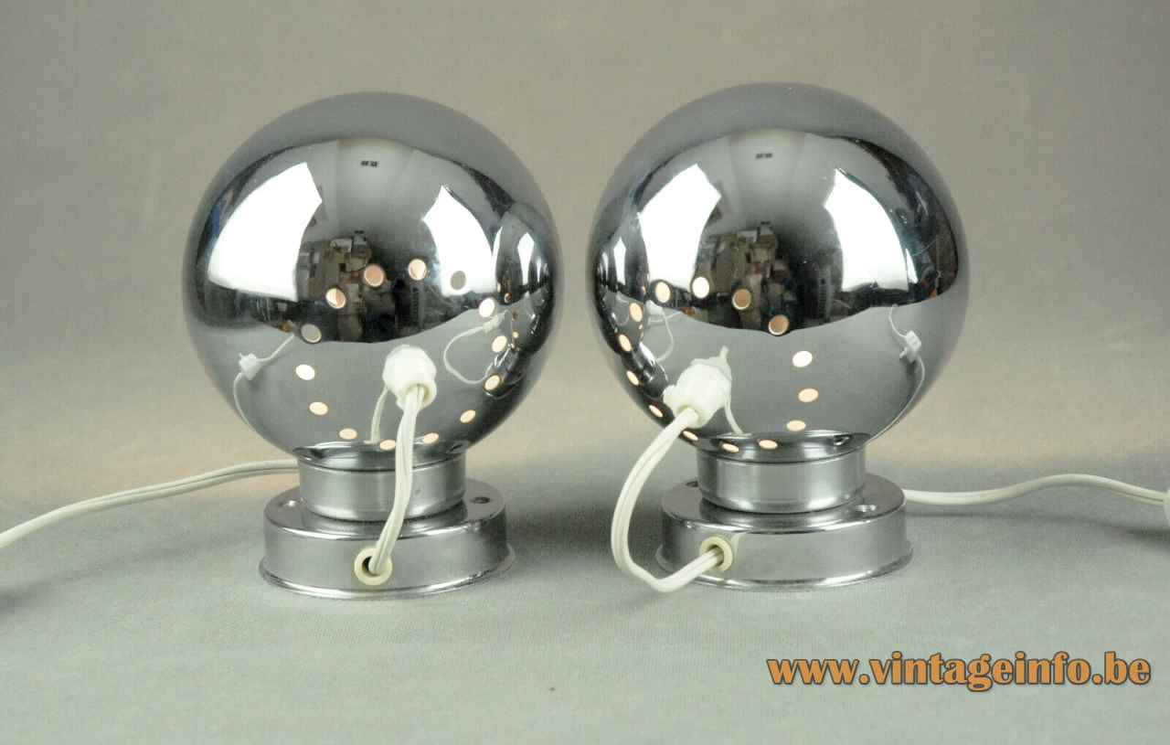 Reggiani magnetic globe lamp round metal base chrome sphere lampshade 1960s 1970s Italy E14 socket
