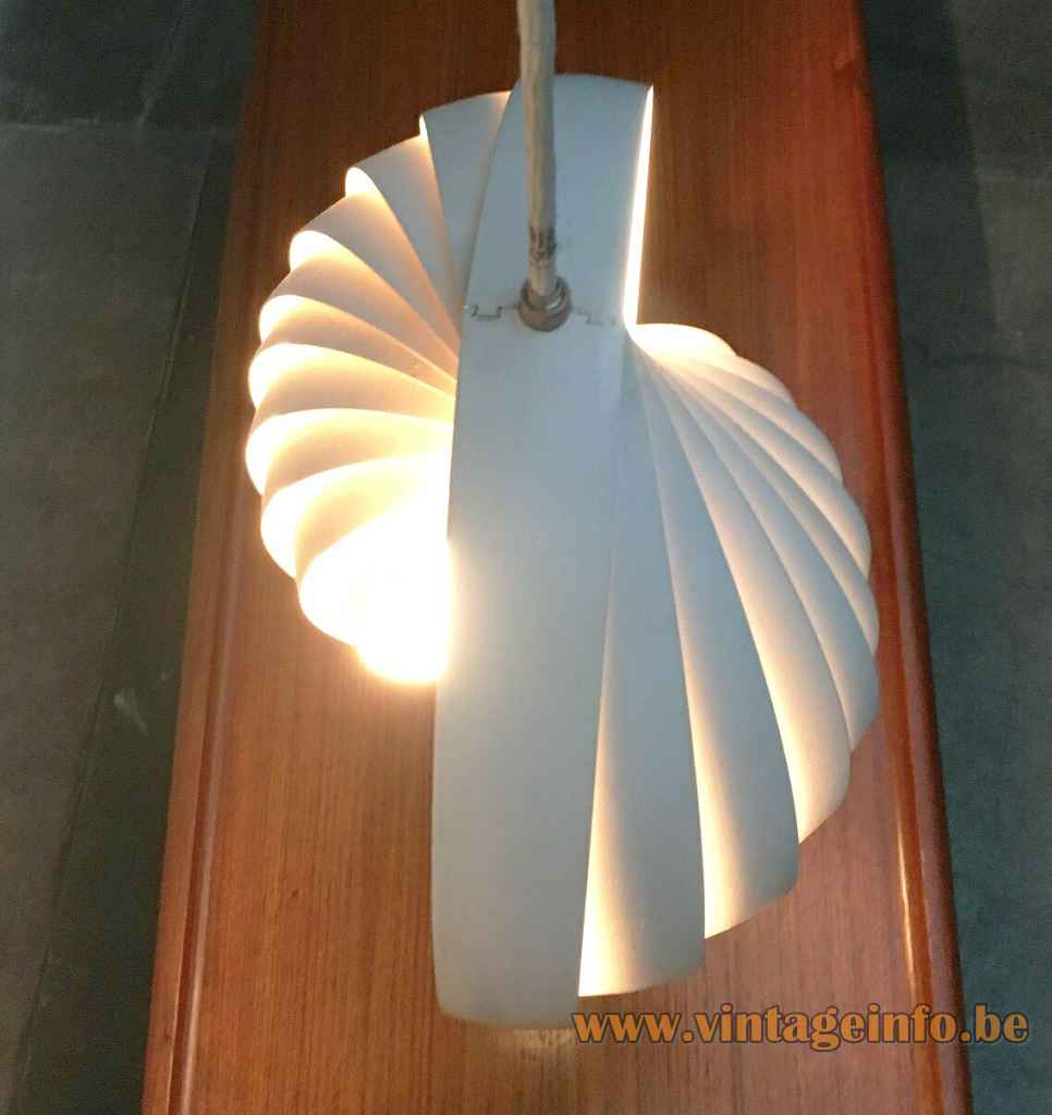 Verner Panton Moon pendant lamp adjustable 10 aluminium slats globe lampshade 1960 design Louis Poulsen Denmark