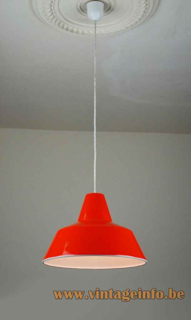 Louis Poulsen Workshop pendant lamp red enamelled industrial metal lampshade 1951 design: Axel Wedel Madsen Denmark