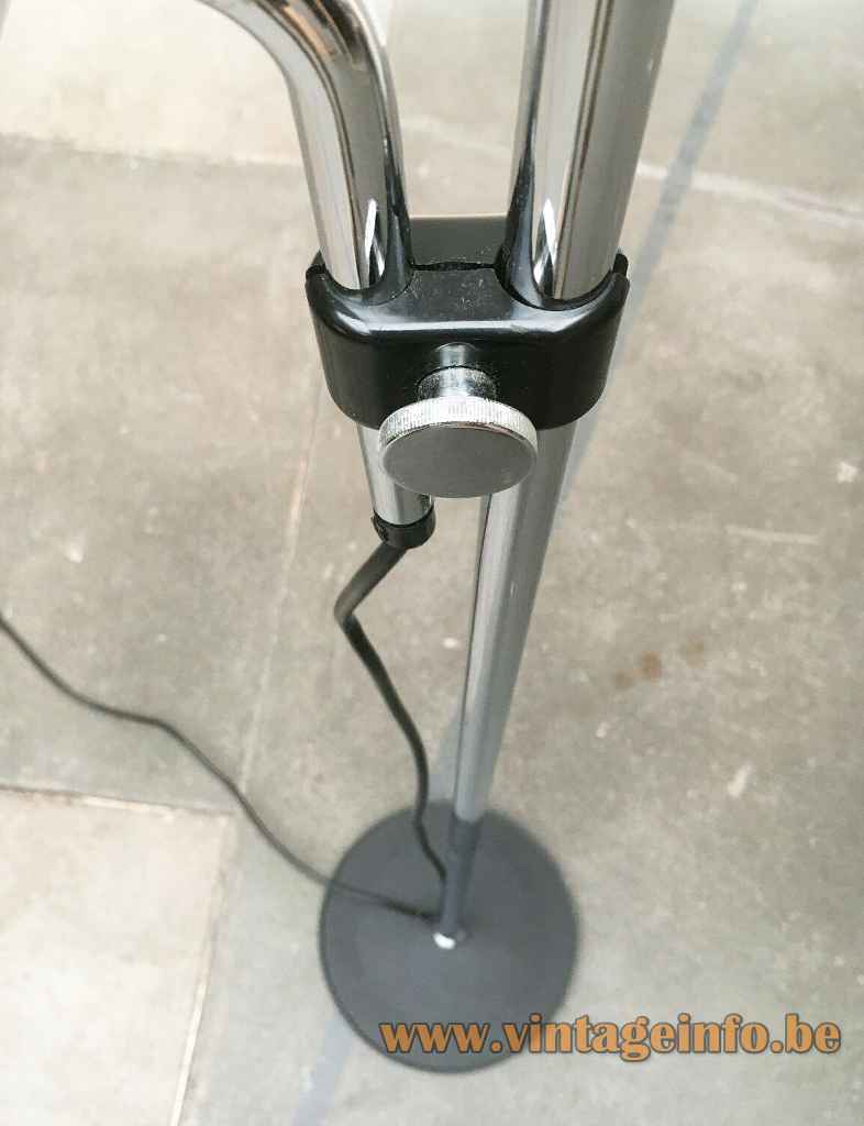 Staff floor lamp 1181 round black base chrome rod ornamental knurled screw 1975 design Arnold Berges Germany