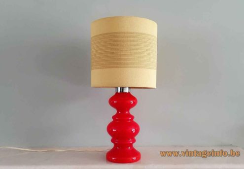 1970s Red Glass Table Lamp 2