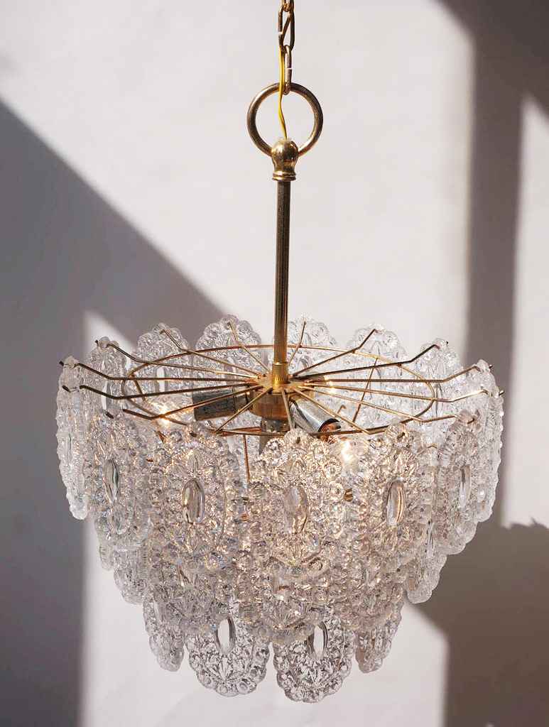Massive rosette crystal glass chandelier round oval discs lampshade brass rod 1960s 1970s Belgium