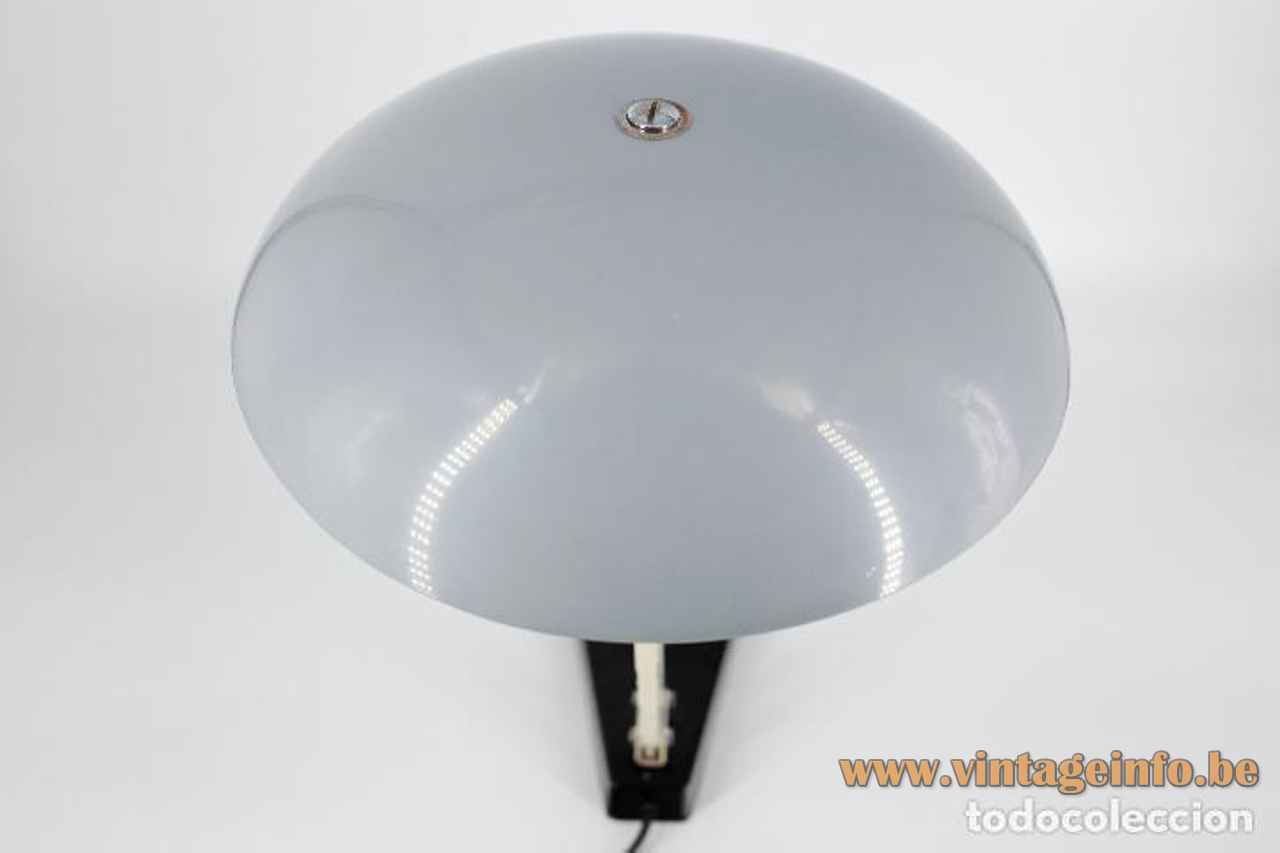 Metalarte Hala 145 desk lamp triangular base mushroom lampshade 1950s design: Herman Busquet Netherlands top view