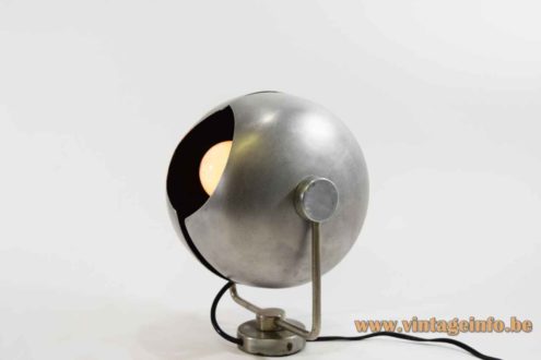 Split Globe Wall Lamp 1