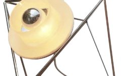 Harvey Guzzini Poliedra table lamp chrome metal wire frame frosted acrylic lampshade 1970 design: Felice Ragazzo