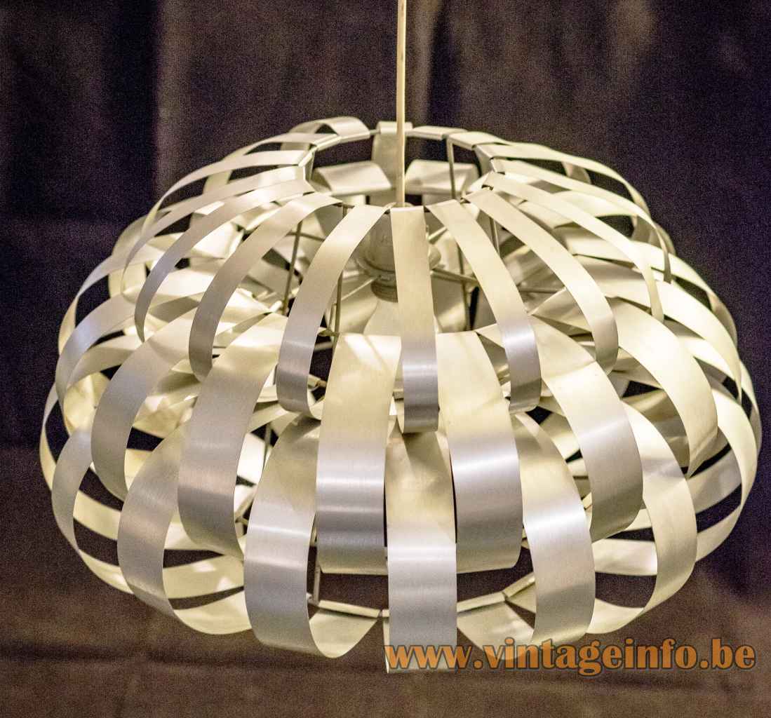 Max Sauze pumpkin pendant lamp aluminium curved metal slats lampshade 1970s France