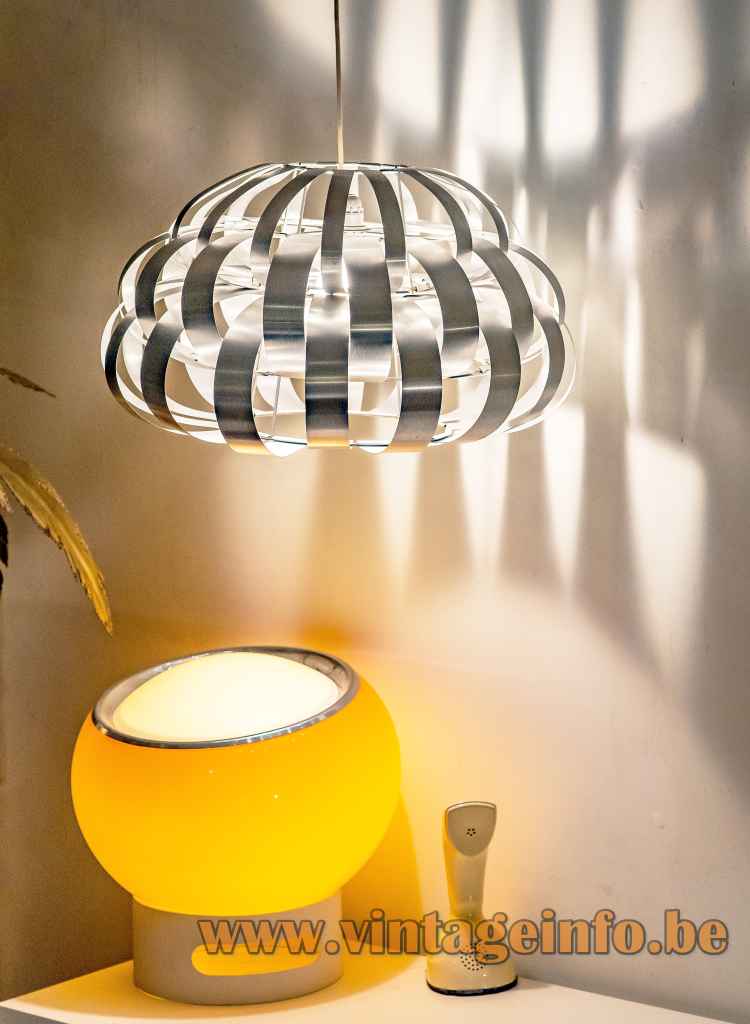 Max Sauze pumpkin pendant lamp aluminium curved metal slats lampshade 1970s France Harvey Guzzini Clan
