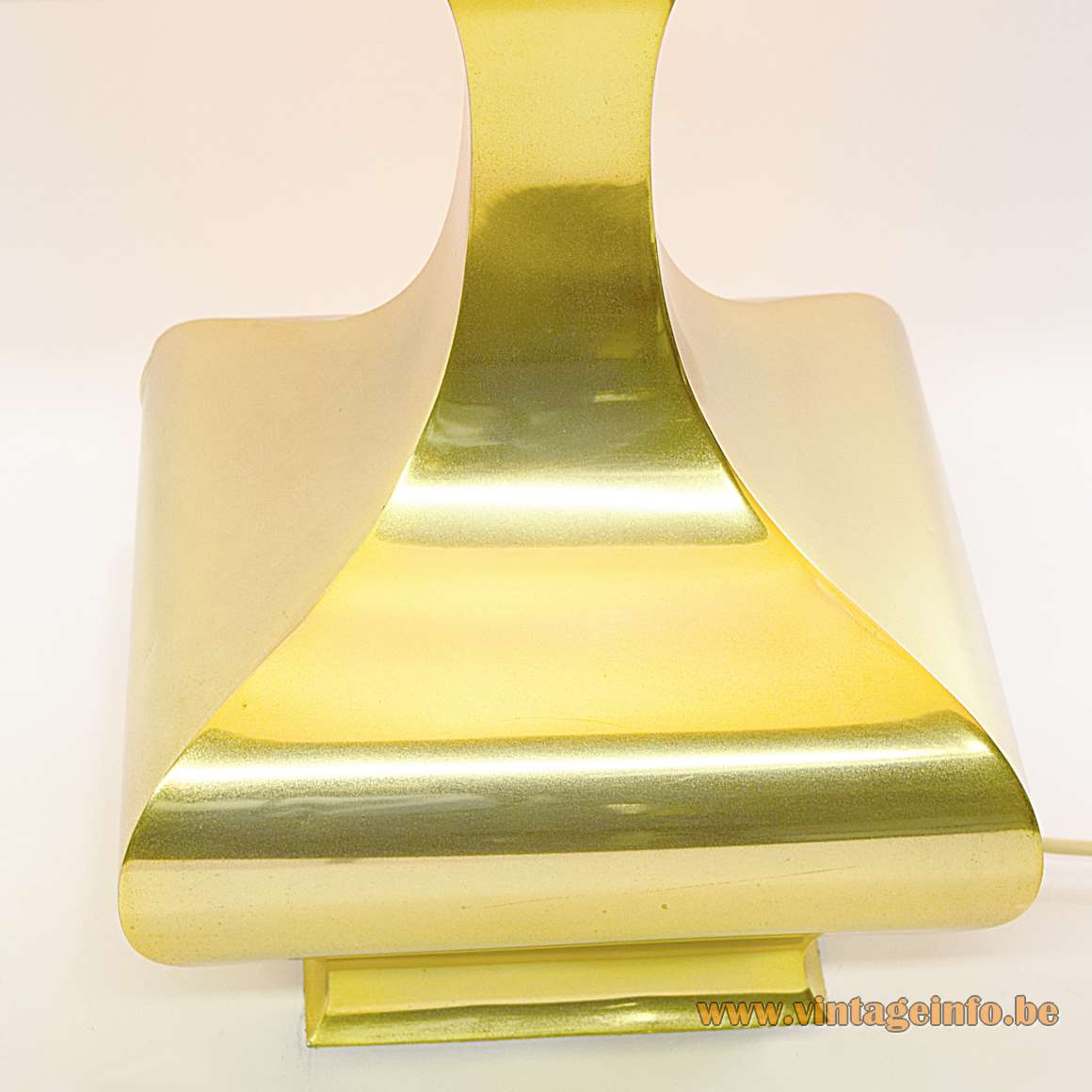IL Punto Aran table lamp design: Ciangiacomo square brass base concave neck no Maria Pergay Balustre 1970s