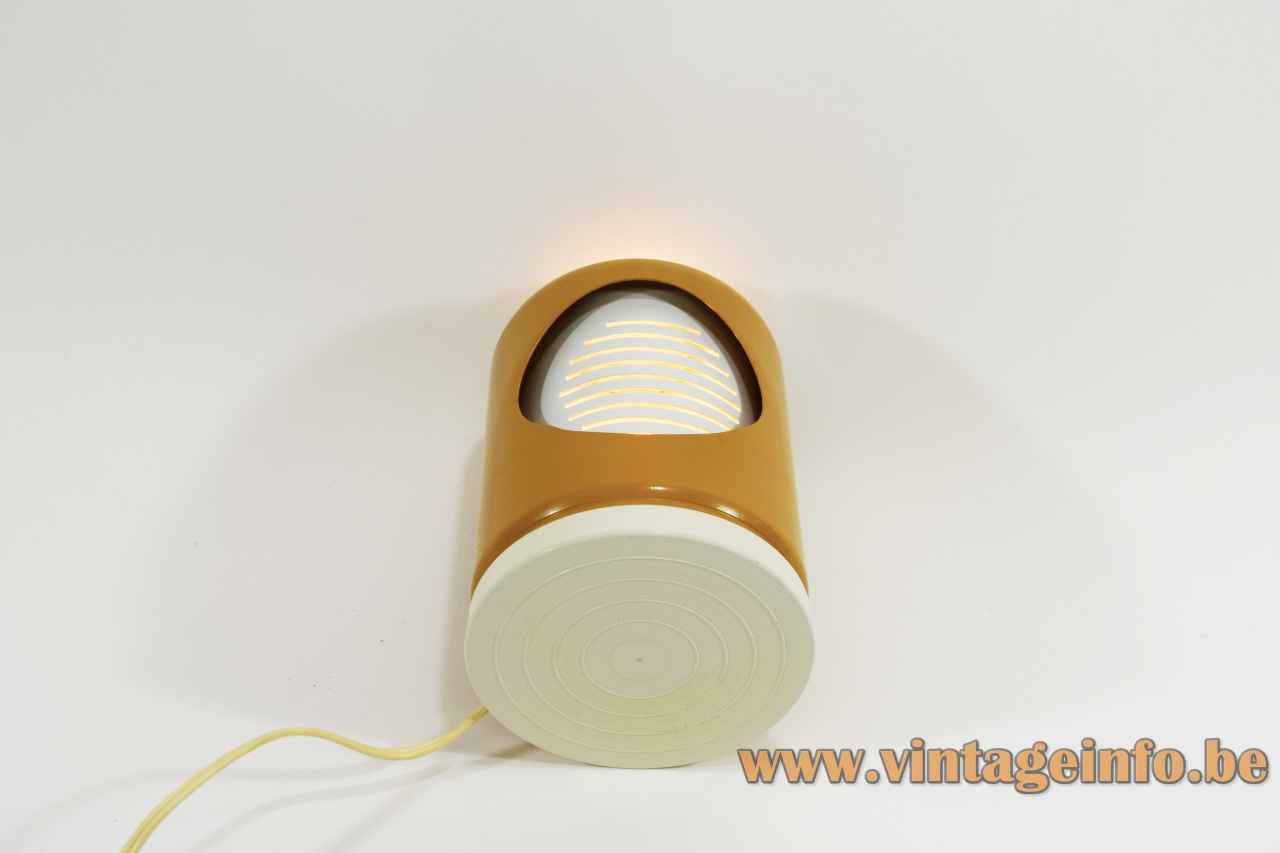  Reggiani eclipse table lamp round plastic base adjustable blinds ochre metal lampshade 1960s 1970s Italy bottom
