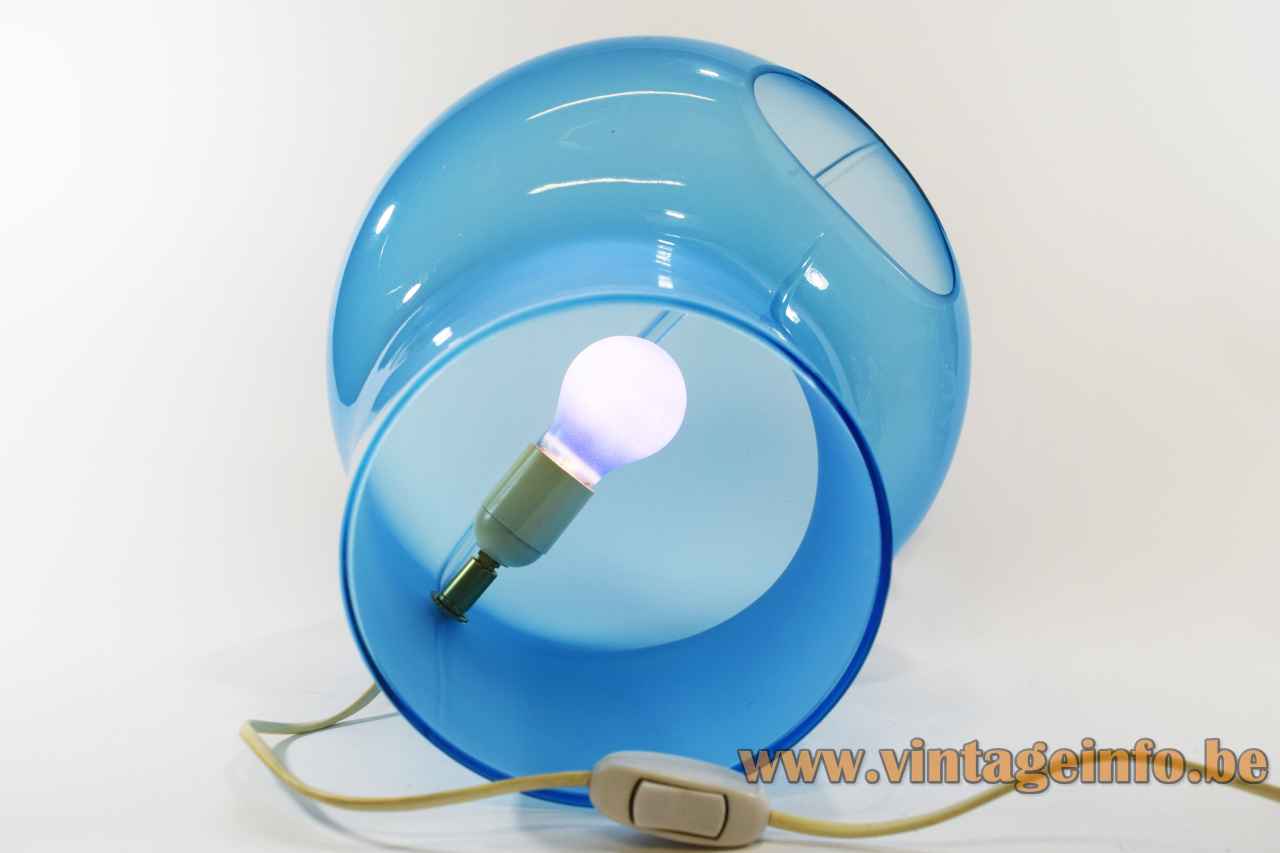 1970s VeArt table lamp translucent blue hand-blown Murano glas lampshade design: Umberto Riva 1980s Italy Inside