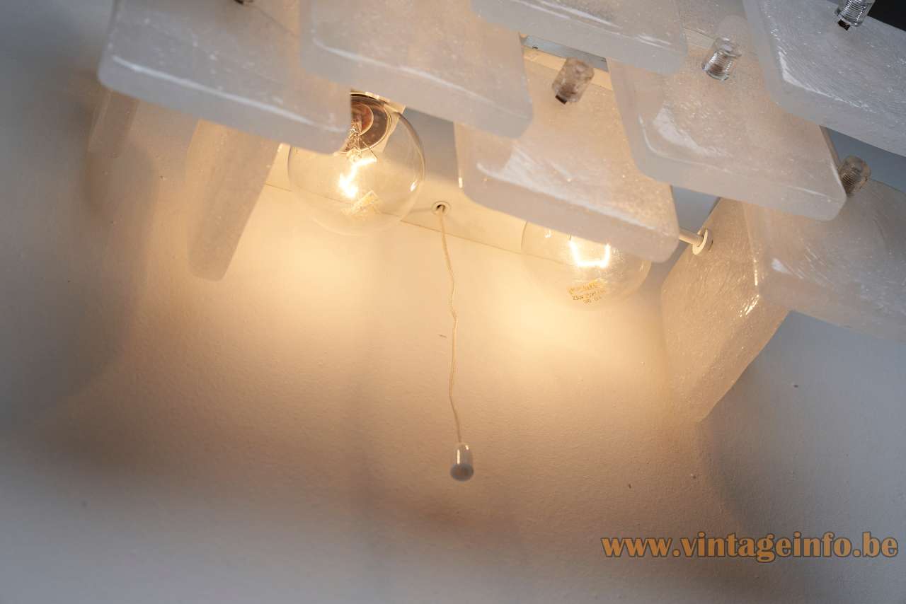 Kalmar Schuppen Wall Lamp - 1970s Design: Carlo Nason Kalmar Schuppen wall lamp square foam bubble glass discs lampshade close up pull cord 1970s design: Carlo Nason