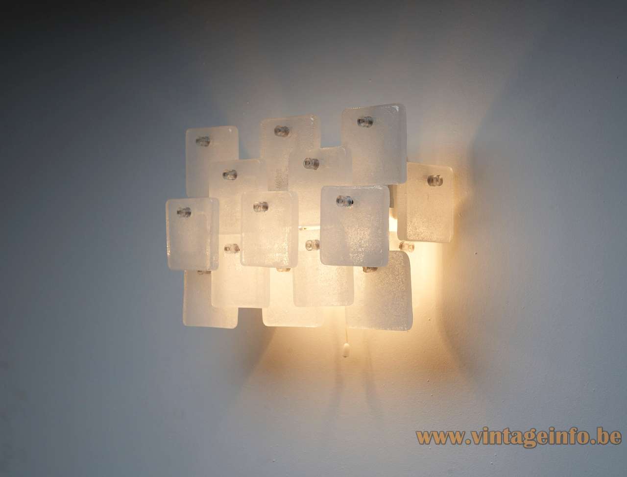 Kalmar Schuppen Wall Lamp - 1970s Design: Carlo Nason Kalmar Schuppen wall lamp square foam bubble glass discs lampshade metal wall mount 1970s design: Carlo Nason