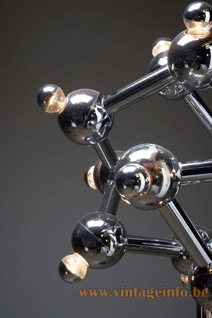 Kalmar Sirius Floor Lamp - 1970s Design, Austria - Details Kalmar Sirius floor lamp chrome Sputnik criss-cross lampshade light bulbs close-up E14 sockets 1970s design Austria