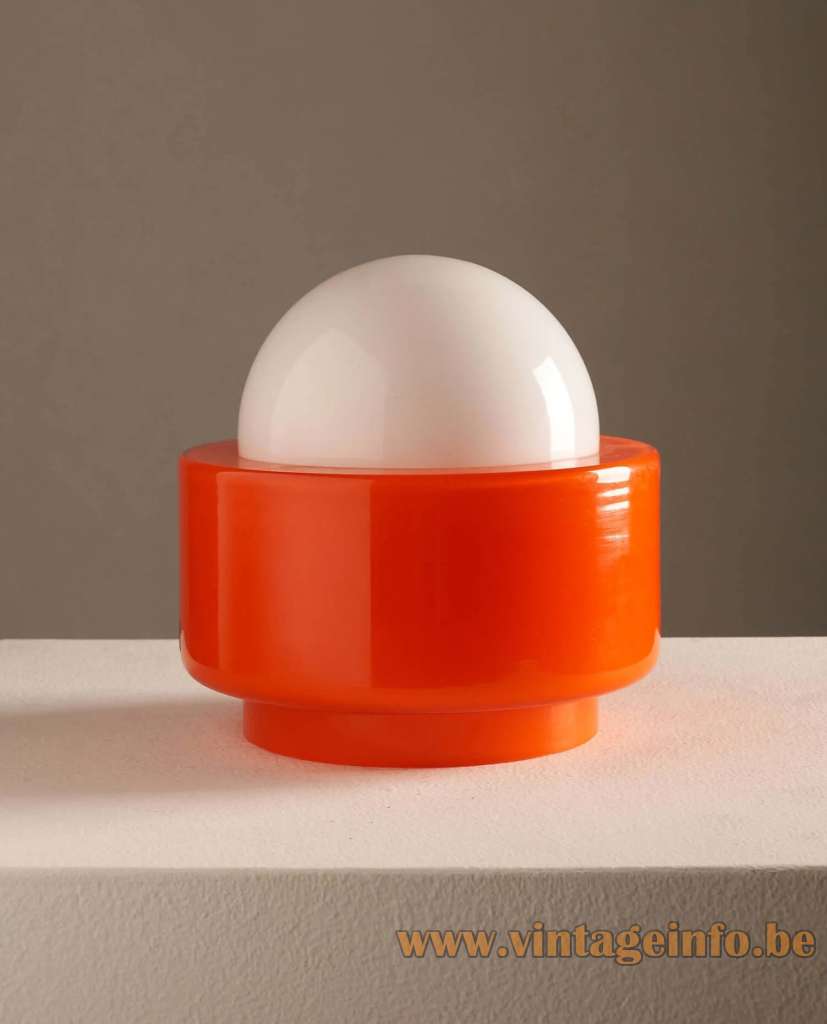 Vistosi L122 Table Lamp - 1960s Design: Gino Vistosi, Murano, Italy Vistosi L122 table lamp 1960s design: Gino Vistosi hand-blown red round glass base white opal globe lampshade Murano Italy 1970s