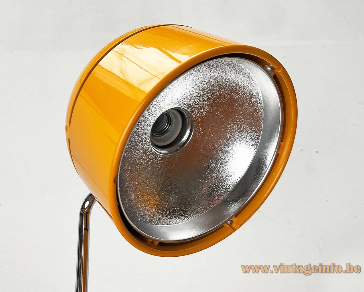 Staff Duo Desk Lamp Model 1164/66 - 1970s Design: Arnold Berges, Germany - Lampshade Staff Duo desk lamp model 1164 chrome rod adjustable round plastic lampshade & metal reflector E27 socket 1970s design: Arnold Berges