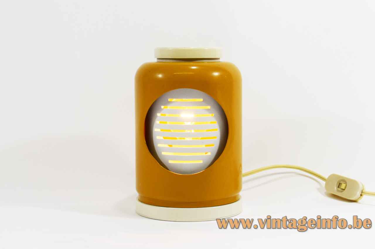 Tronconi Baratollo Table Lamp - 1960s, 1970s, Italy Tronconi Baratollo table lamp round plastic base adjustable blinds ochre metal eclipse lampshade 1960s 1970s Italy Eclisse
