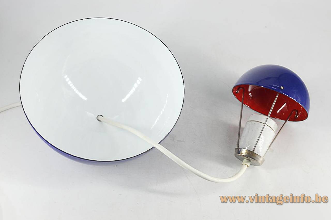 Verner Panton Flower Pot Pendant Lamp - 1968 Design, Producer: Louis Poulsen, Denmark - Parts Verner Panton Flower Pot pendant lamp 2 half round enamelled metal shells blue & white & red inside in parts 1968 design model: VP1 Denmark